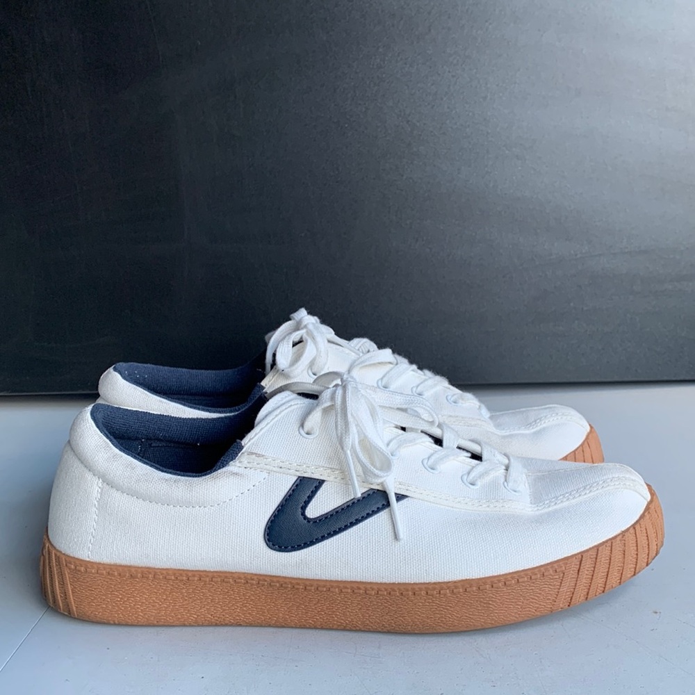 476 Tretorn Nylite Canvas Sneakers Men’s Size 9.5‎